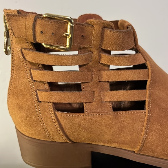 American Eagle tan suede ankle booties, size 8. - Picture 7 of 11